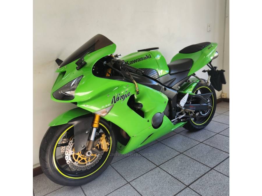 KAWASAKI - NINJA ZX-6R 636 - 2005/2006 - Verde - R$ 29.900,00