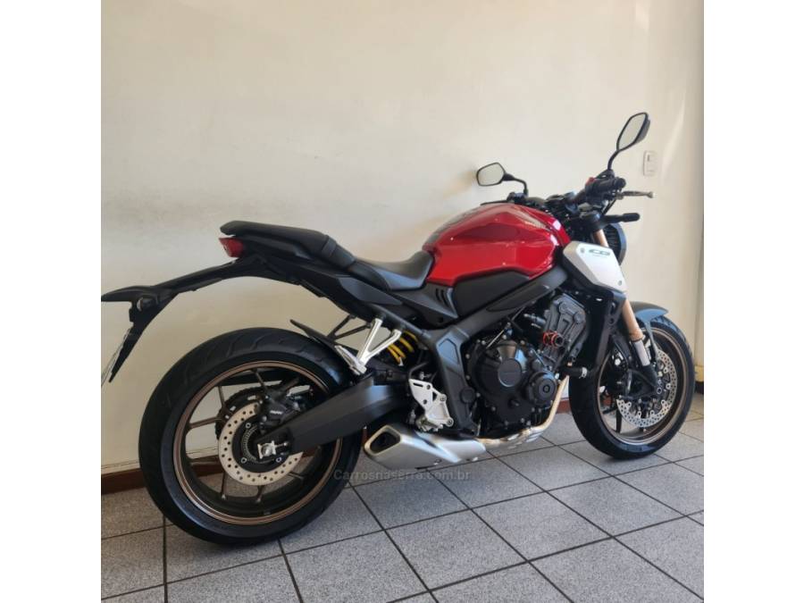 HONDA - CB 650R - 2021/2021 - Vermelha - R$ 49.900,00