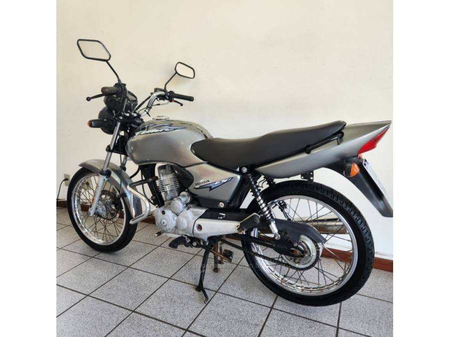 HONDA - CG 125 - 2001/2002 - Prata - R$ 7.900,00