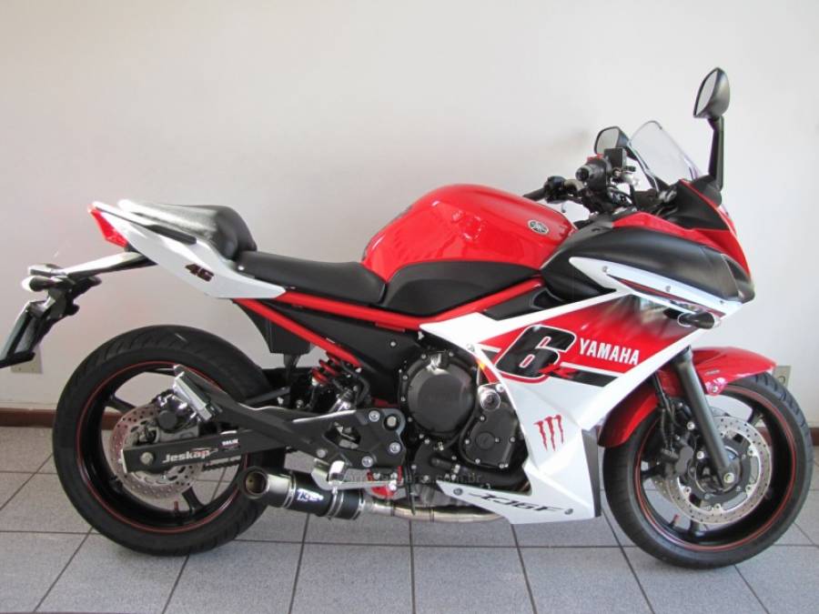 YAMAHA - XJ6 F - 2015/2016 - Vermelha - R$ 42.500,00