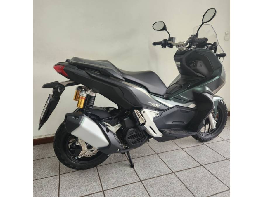 HONDA - ADV 150 - 2023/2024 - Verde - R$ 25.500,00