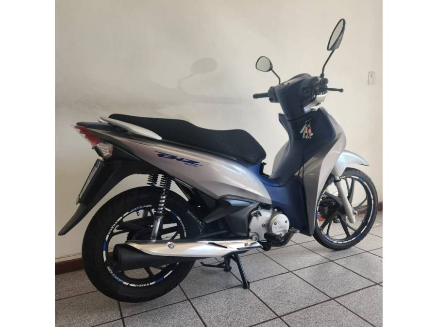 HONDA - BIZ 125 - 2021/2021 - Prata - R$ 15.400,00