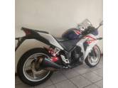 HONDA - CBR 250R - 2012/2012 - Branca - R$ 16.500,00