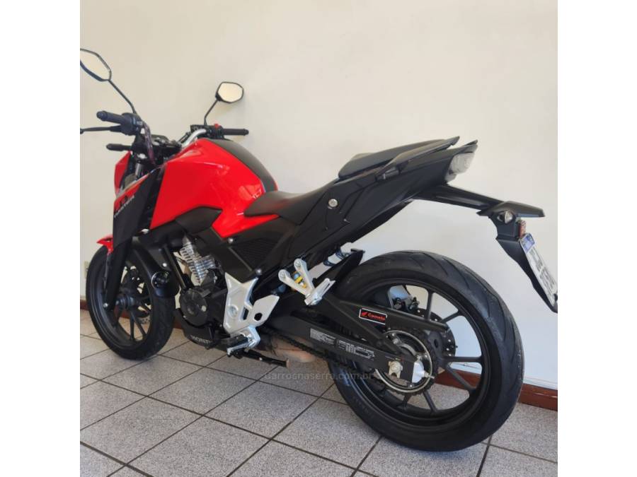HONDA - CB 300F TWISTER - 2023/2024 - Vermelha - R$ 25.900,00