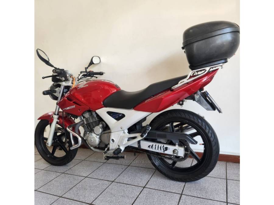 HONDA - CBX 250 TWISTER - 2005/2006 - Vermelha - R$ 10.900,00