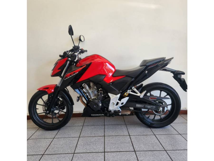 HONDA - CB 300F TWISTER - 2023/2024 - Vermelha - R$ 25.900,00
