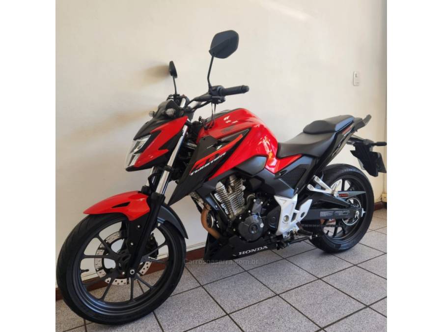HONDA - CB 300F TWISTER - 2023/2024 - Vermelha - R$ 25.900,00