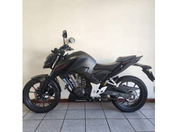 HONDA - CB 300F TWISTER - 2023/2023 - Cinza - R$ 26.500,00