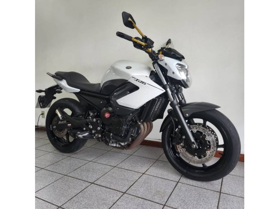 YAMAHA - XJ6 N - 2012/2013 - Branca - R$ 38.000,00