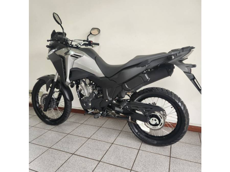 HONDA - XRE 300 - 2024/2024 - Cinza - R$ 32.500,00