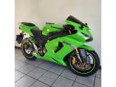 KAWASAKI - NINJA ZX-6R 636 - 2005/2006 - Verde - R$ 29.900,00