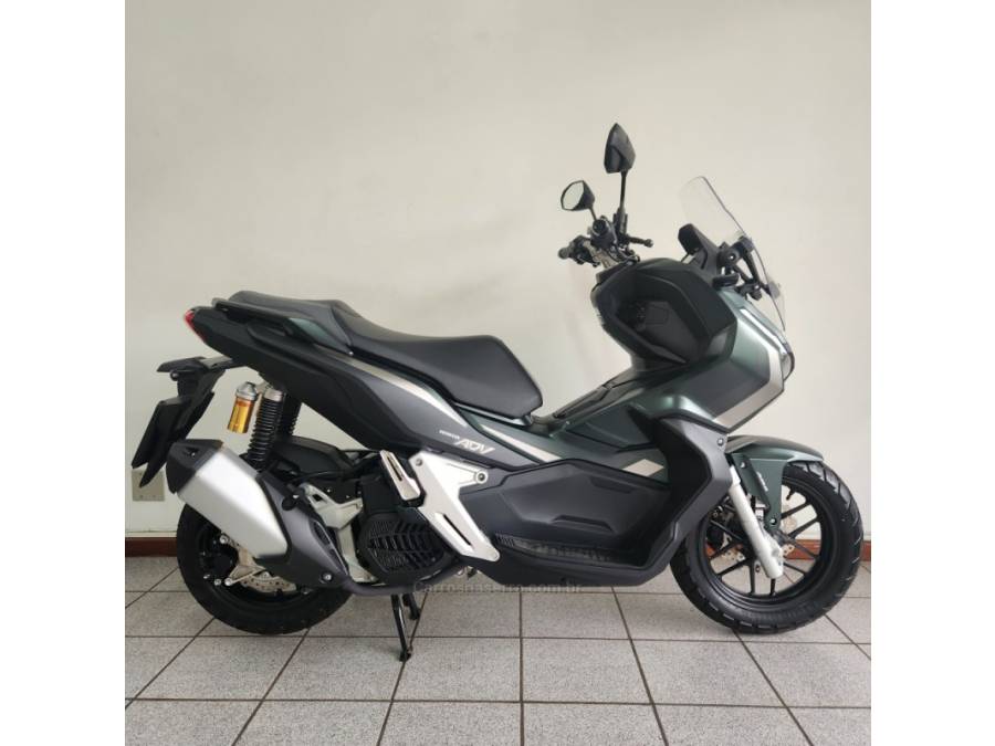 HONDA - ADV 150 - 2023/2024 - Verde - R$ 25.500,00