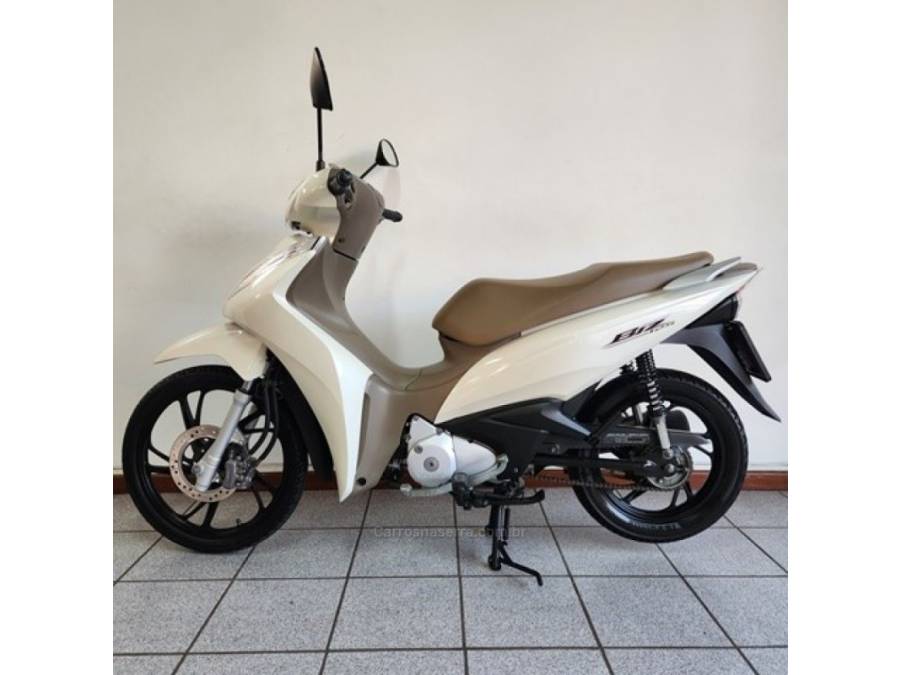 HONDA - BIZ 125 - 2022/2022 - Branca - R$ 16.900,00