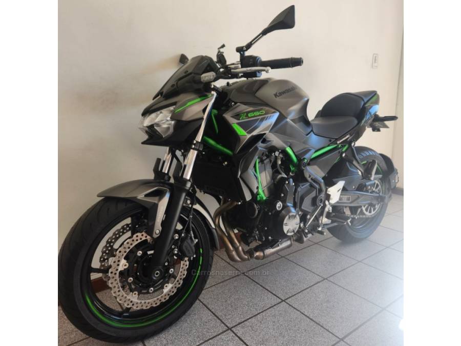 KAWASAKI - Z650 - 2023/2024 - Preta - R$ 42.000,00