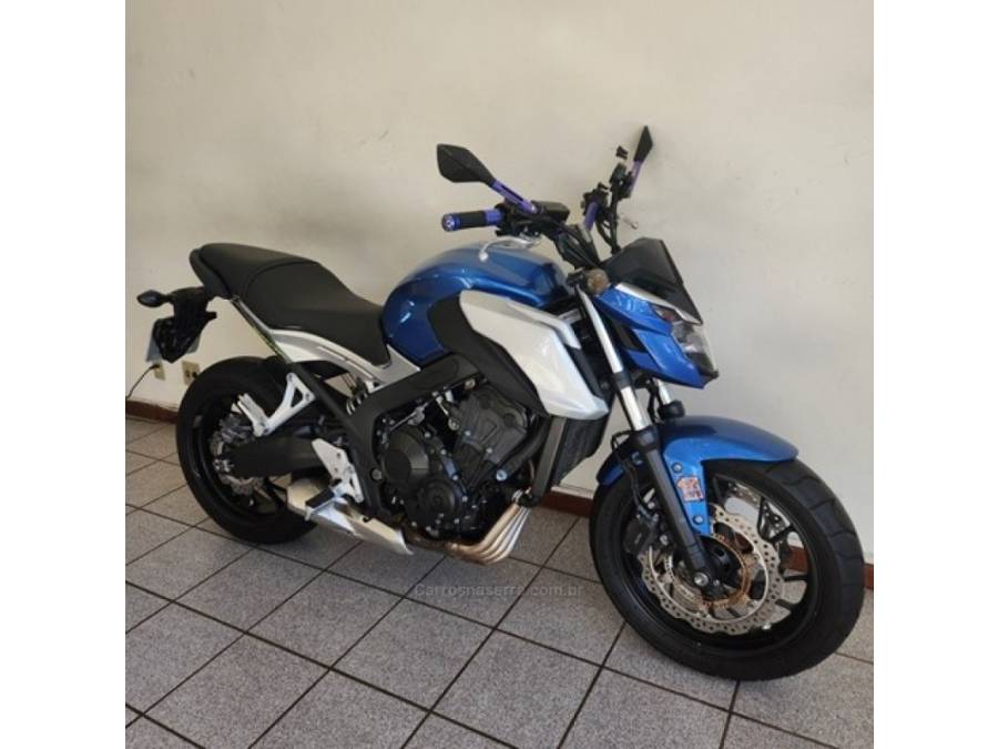 HONDA - CB 650 - 2017/2018 - Azul - R$ 43.800,00