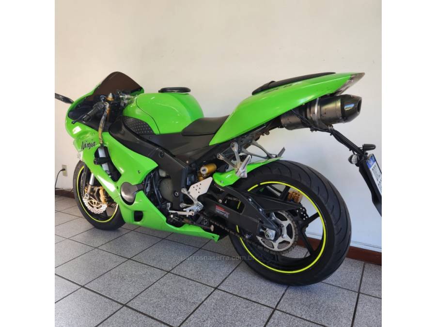 KAWASAKI - NINJA ZX-6R 636 - 2005/2006 - Verde - R$ 29.900,00