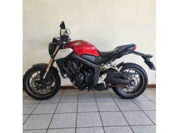 HONDA - CB 650R - 2021/2021 - Vermelha - R$ 49.900,00