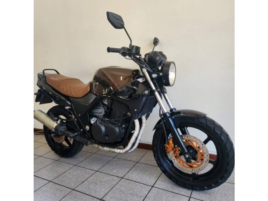 HONDA - CB 500 - 2001/2001 - Marrom - R$ 17.900,00