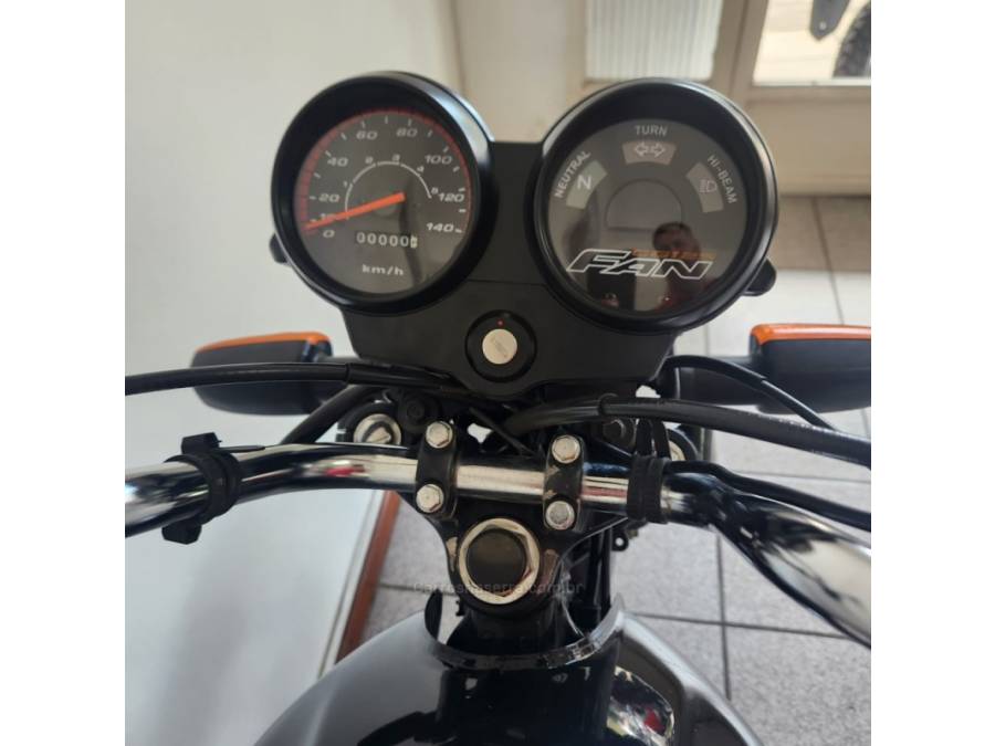 HONDA - CG 125 - 2005/2006 - Preta - R$ 7.500,00