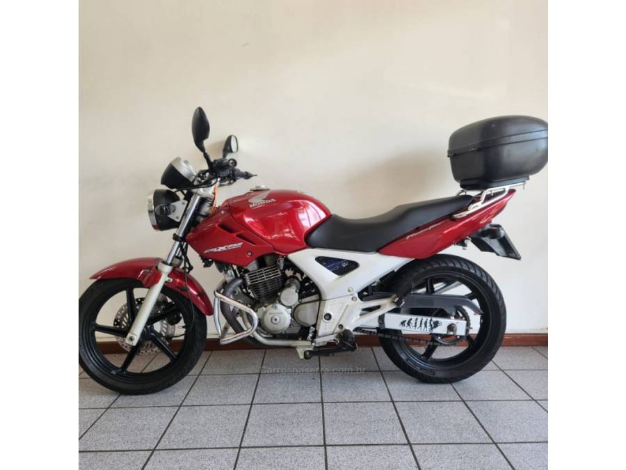HONDA - CBX 250 TWISTER - 2005/2006 - Vermelha - R$ 10.900,00