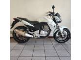 HONDA - CB 300R - 2014/2014 - Branca - R$ 15.900,00