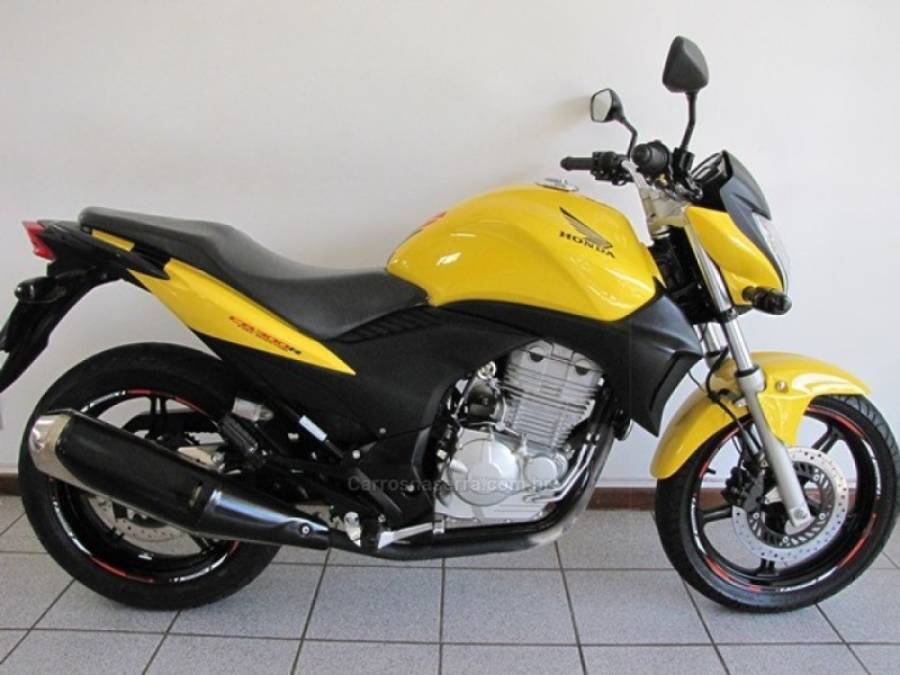 HONDA - CB 300R - 2012/2012 - Amarela - R$ 14.900,00