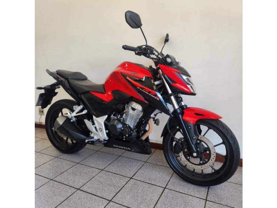 HONDA - CB 300F TWISTER - 2023/2024 - Vermelha - R$ 25.900,00