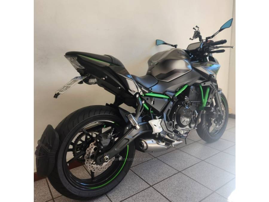 KAWASAKI - Z650 - 2023/2024 - Preta - R$ 42.000,00