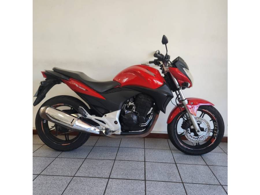 HONDA - CB 300R - 2010/2010 - Vermelha - R$ 12.900,00