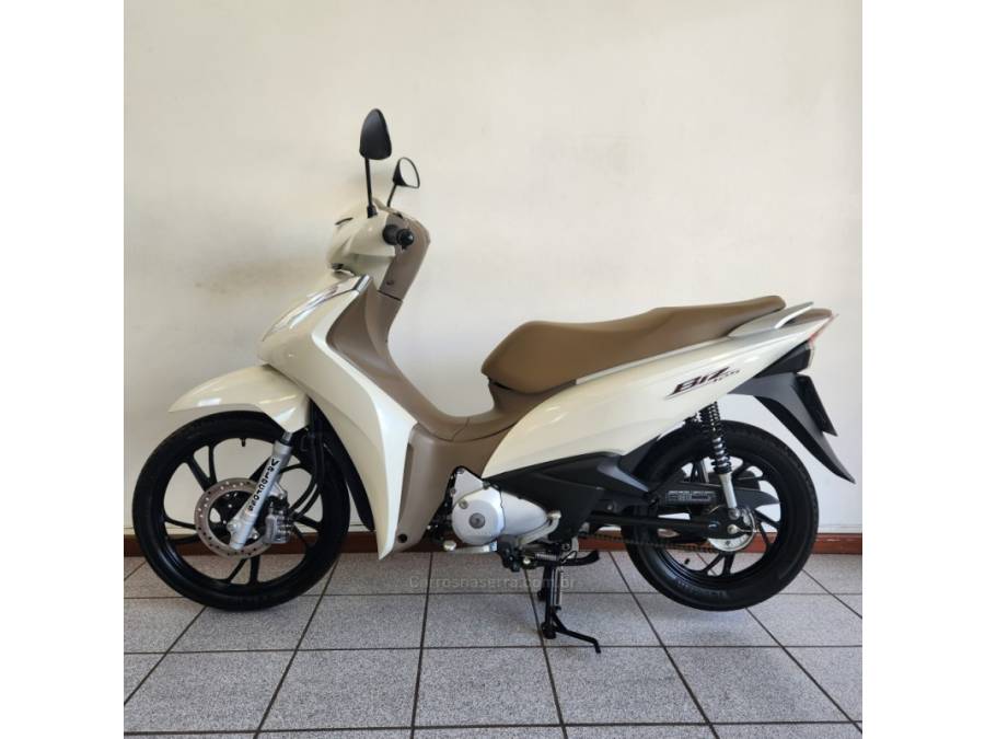 HONDA - BIZ 125 - 2023/2024 - Branca - R$ 14.900,00