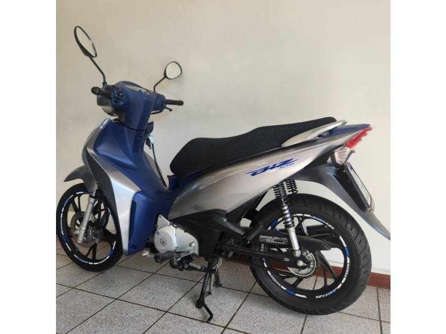HONDA - BIZ 125 - 2021/2021 - Prata - R$ 15.400,00