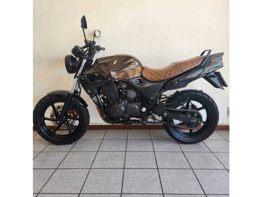 HONDA - CB 500 - 2001/2001 - Marrom - R$ 17.900,00