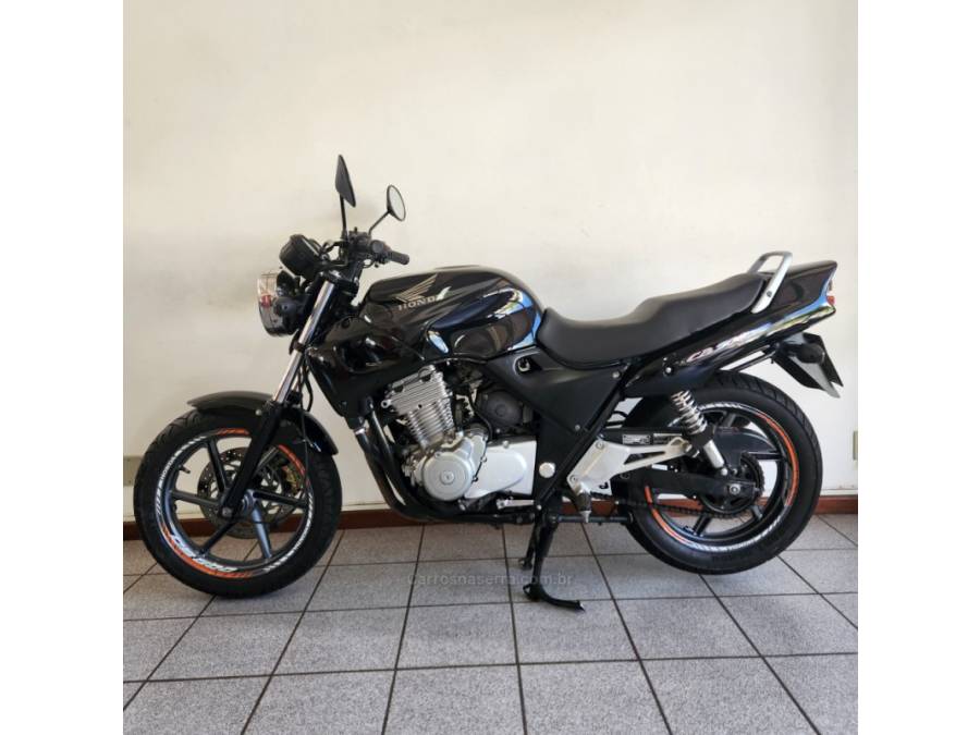 HONDA - CB 500 - 2002/2002 - Preta - R$ 16.900,00