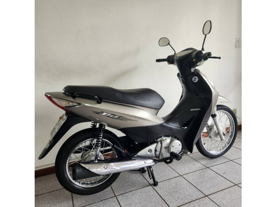 HONDA - BIZ 125 - 2008/2009 - Prata - R$ 9.900,00