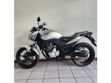 HONDA - CB 300R - 2009/2010 - Prata - R$ 11.900,00