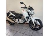 HONDA - CB 300R - 2014/2014 - Branca - R$ 15.900,00