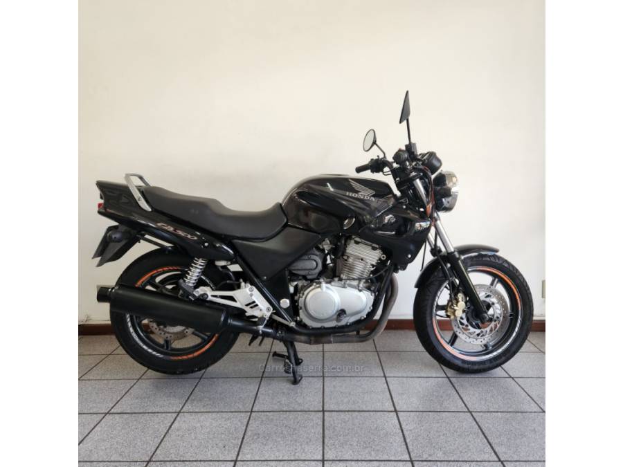 HONDA - CB 500 - 2002/2002 - Preta - R$ 16.900,00