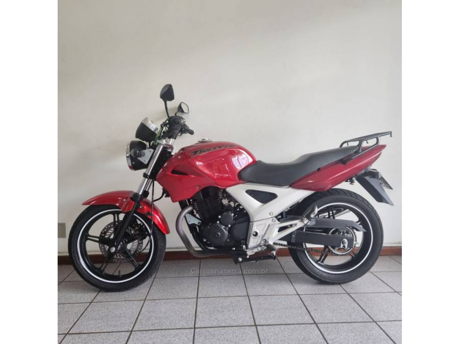 HONDA - CBX 250 TWISTER - 2002/2003 - Vermelha - R$ 10.900,00