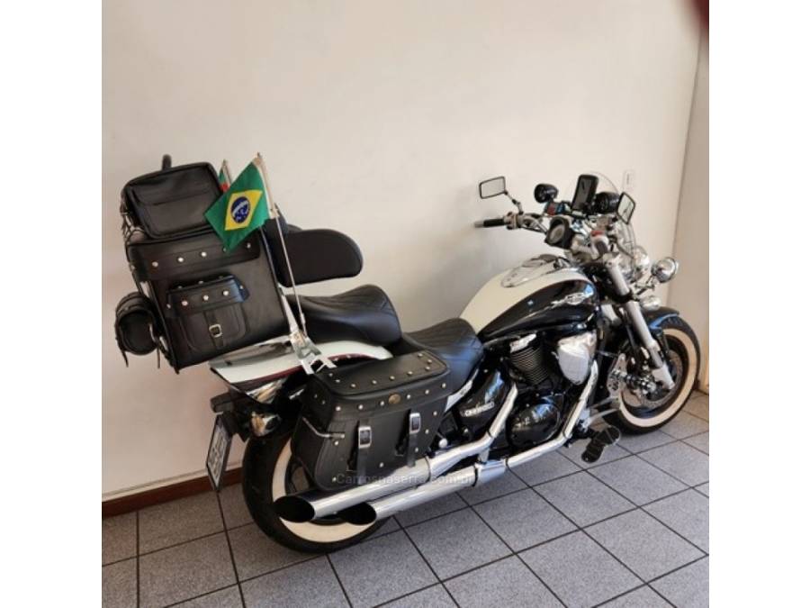 SUZUKI - BOULEVARD - 2010/2011 - Preta - R$ 39.000,00