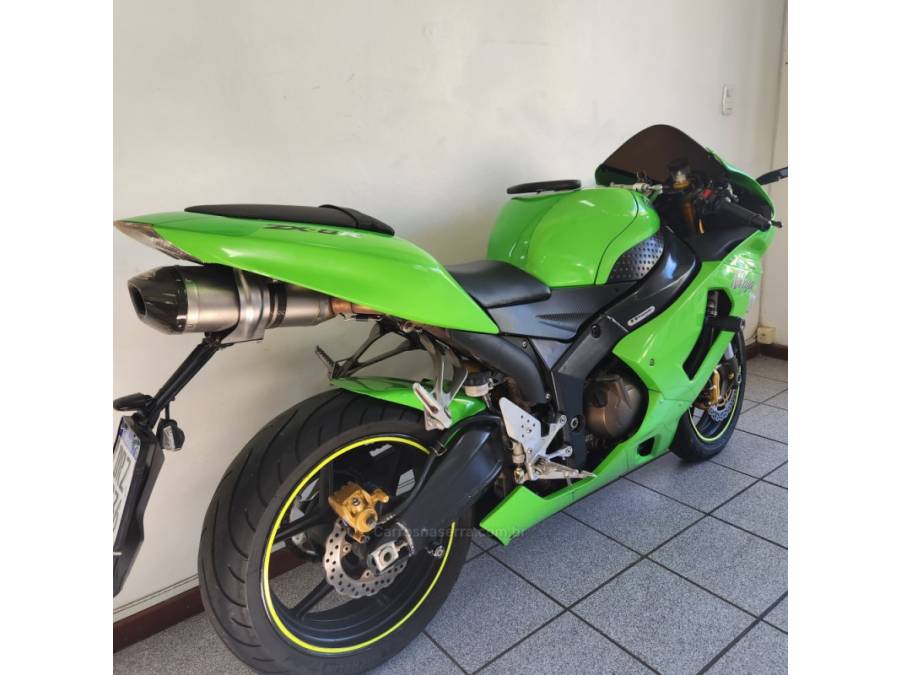 KAWASAKI - NINJA ZX-6R 636 - 2005/2006 - Verde - R$ 29.900,00